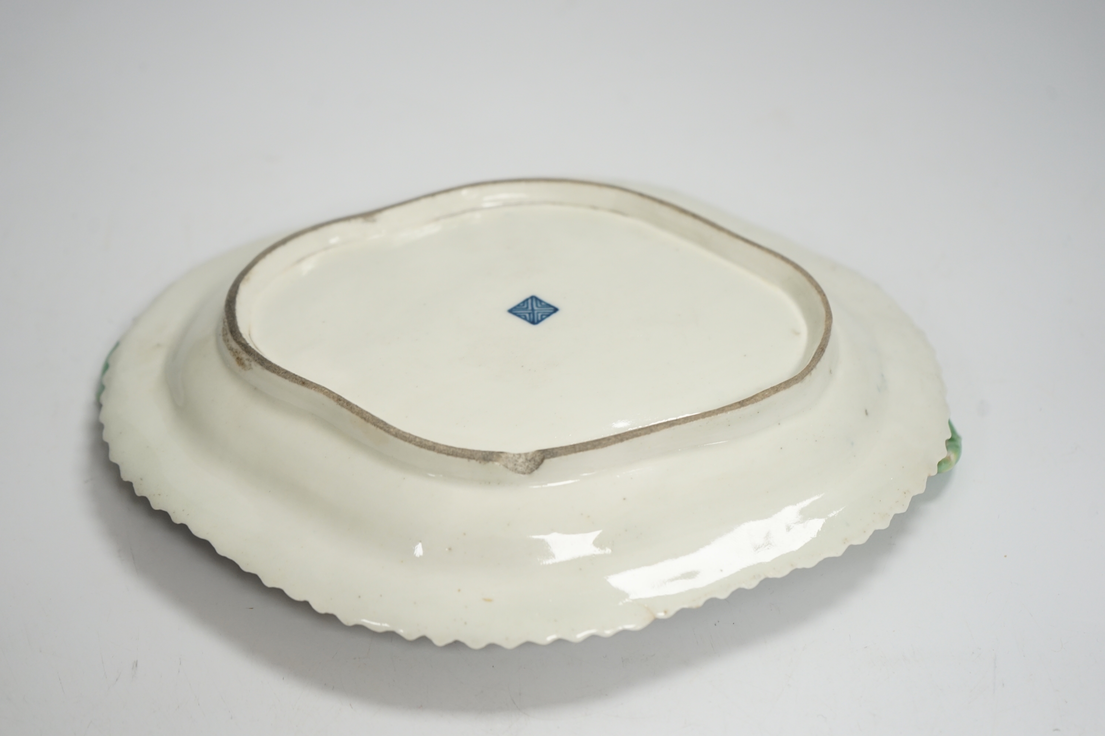 A Worcester scale blue tureen and cover on stand, c.1765-70, 21cm wide